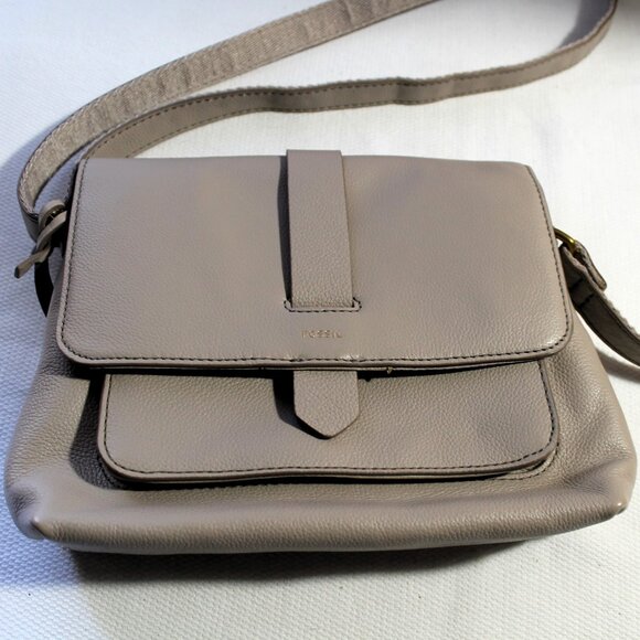 Fossil Small Taupe Pebbled Leather Crossbody Bag, Like New - Picture 1 of 12